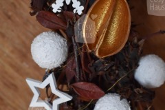 Snowball-Wreath-Detail